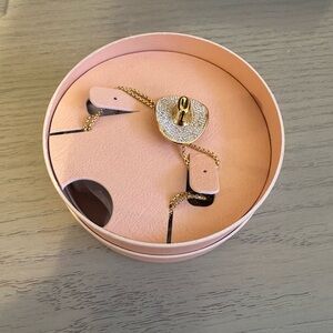 Elegant Gold and Pink Necklace